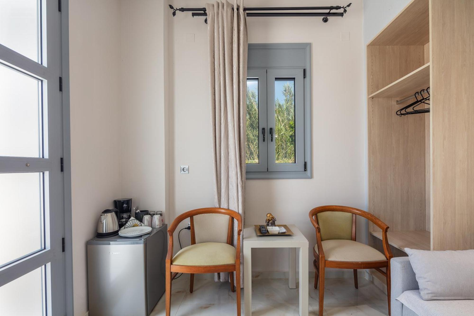 Hotel Iosifina, 80 Metres From Episkopi Beach! Dhrámia Pokoj fotografie